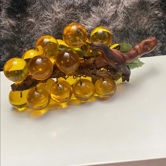 Vintage Amber/Yellow Glass Grape Cluster Decorative Accent - Picture 4 of 16